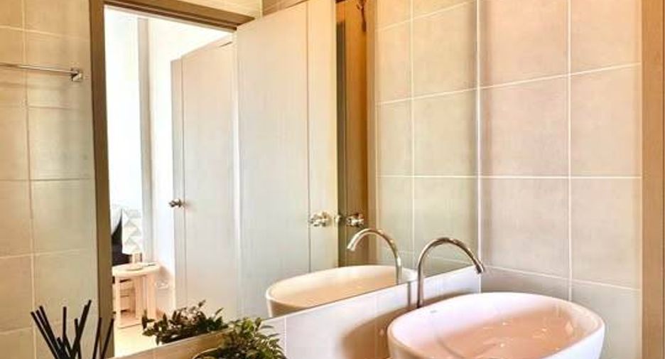 For rent 2 bedrooms condo in Bang Na, Bangkok