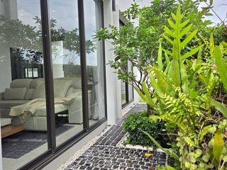 出租 5 卧室 独立屋 在 Lat Krabang, 曼谷