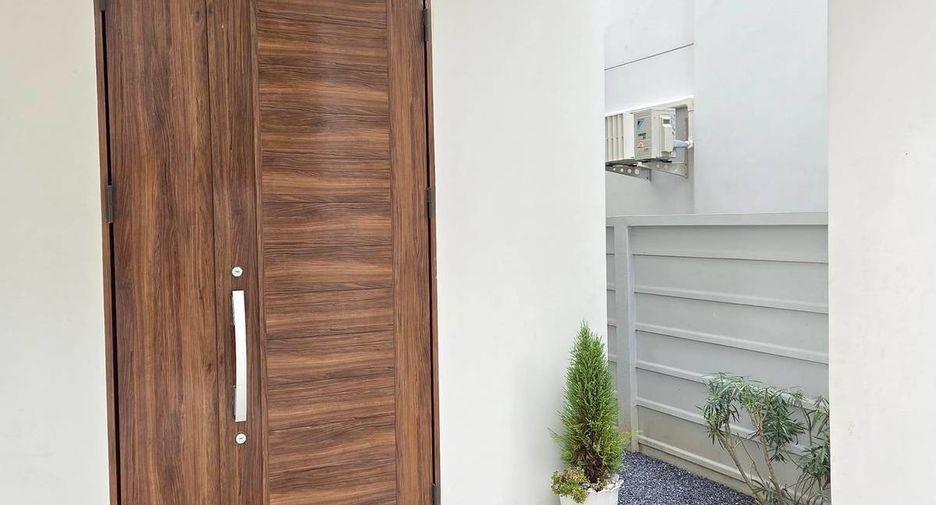 出租 5 卧室 独立屋 在 Lat Krabang, 曼谷