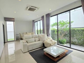 出租 5 卧室 独立屋 在 Lat Krabang, 曼谷
