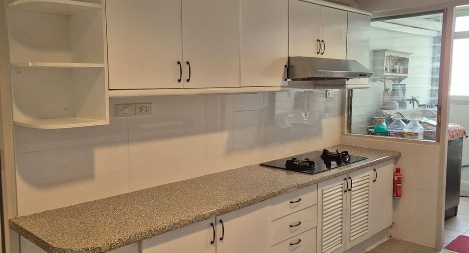 Wohnung zur Miete mit 3 Zimmer in Watthana, Bangkok
