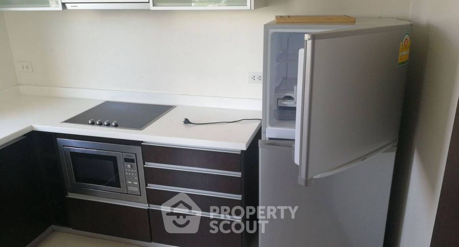 For rent 2 bedrooms condo in Yan Nawa, Bangkok