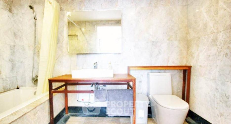 For rent 2 bedrooms condo in Watthana, Bangkok