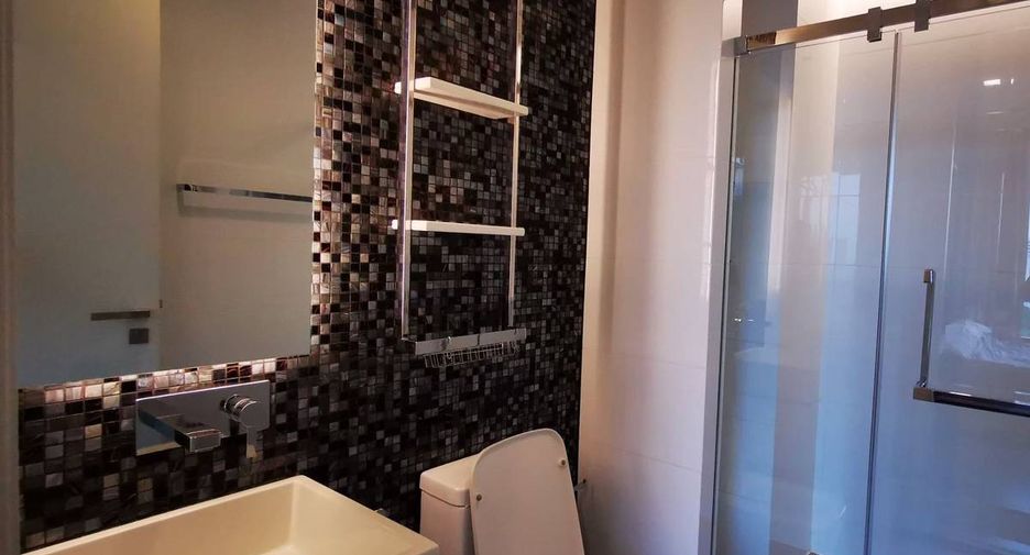 Condo en alquiler de 1 habitaciones en Khlong Toei, Bangkok