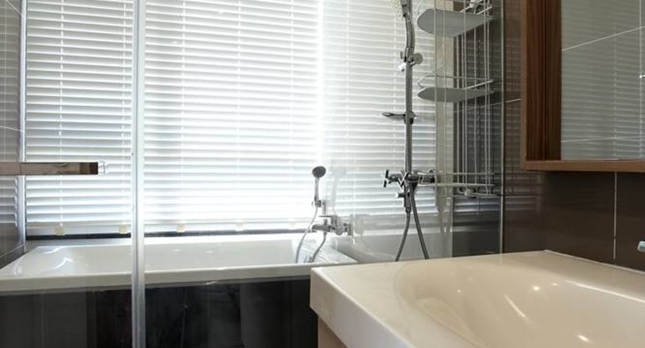 For rent 2 bedrooms condo in Watthana, Bangkok
