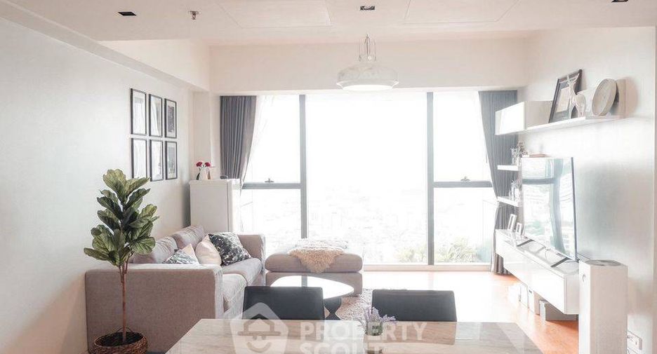 For rent 2 bedrooms condo in Sathon, Bangkok