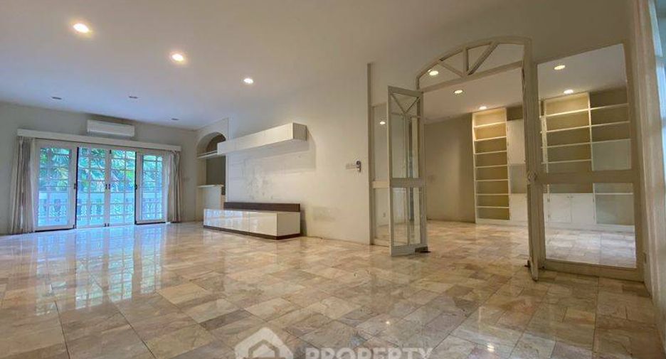For rent 3 bedrooms condo in Watthana, Bangkok