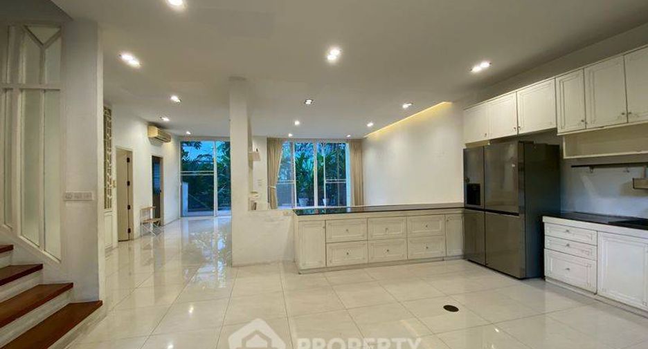 For rent 3 bedrooms condo in Watthana, Bangkok
