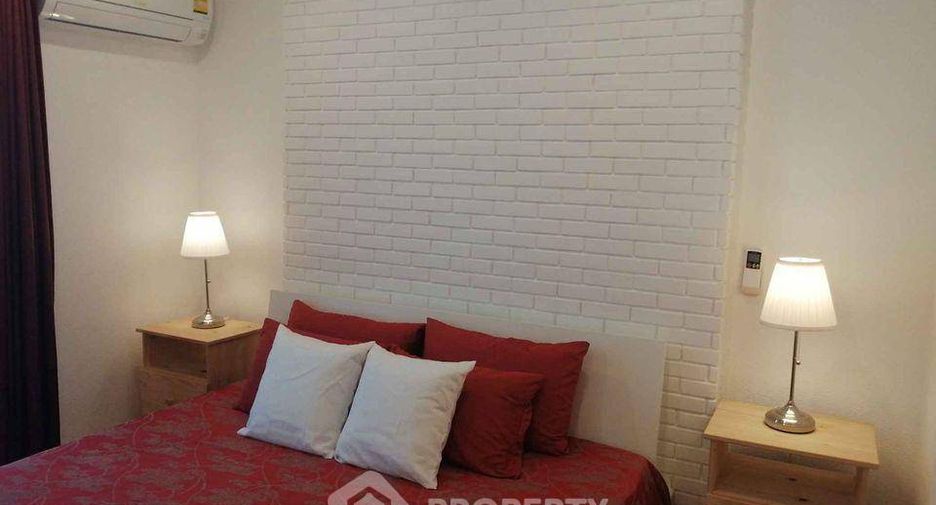 For rent 2 bedrooms condo in Yan Nawa, Bangkok