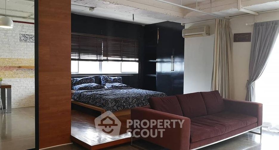 For rent 2 bedrooms condo in Watthana, Bangkok