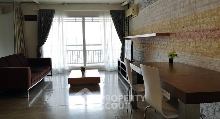 For rent 2 bedrooms condo in Watthana, Bangkok
