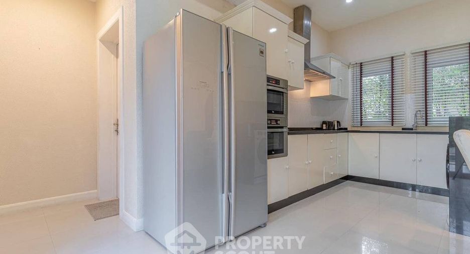 For rent 3 bedrooms villa in Bang Lamung, Chonburi