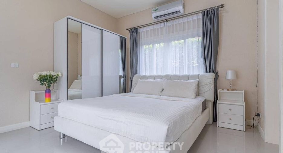 For rent 3 bedrooms villa in Bang Lamung, Chonburi