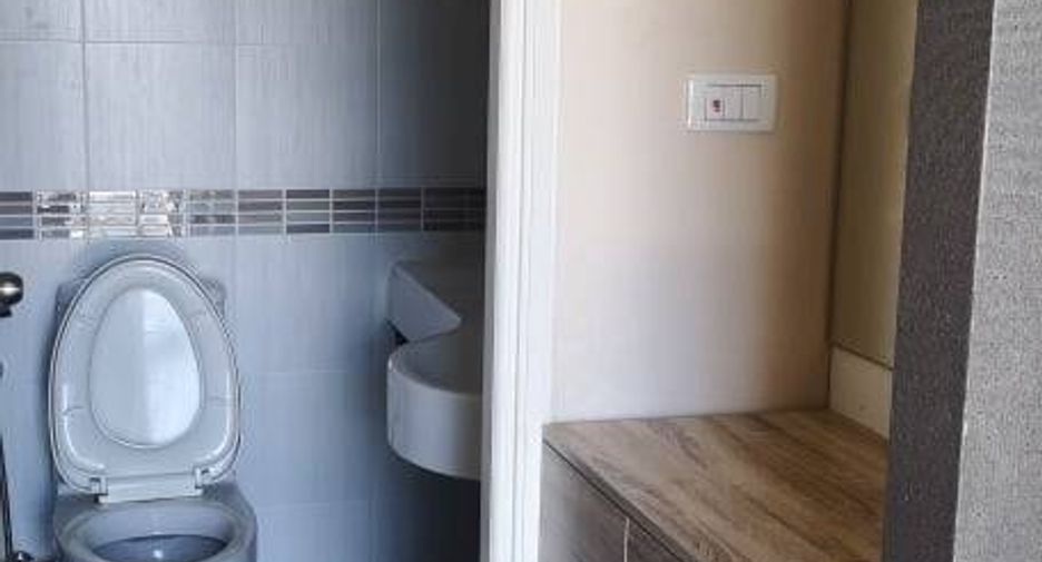 For rent 2 ベッドルーム condo in Huai Khwang, Bangkok