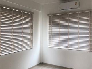 Casa adosada en alquiler de 3 habitaciones en Prawet, Bangkok