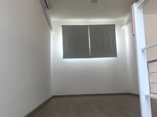 Casa adosada en alquiler de 3 habitaciones en Prawet, Bangkok