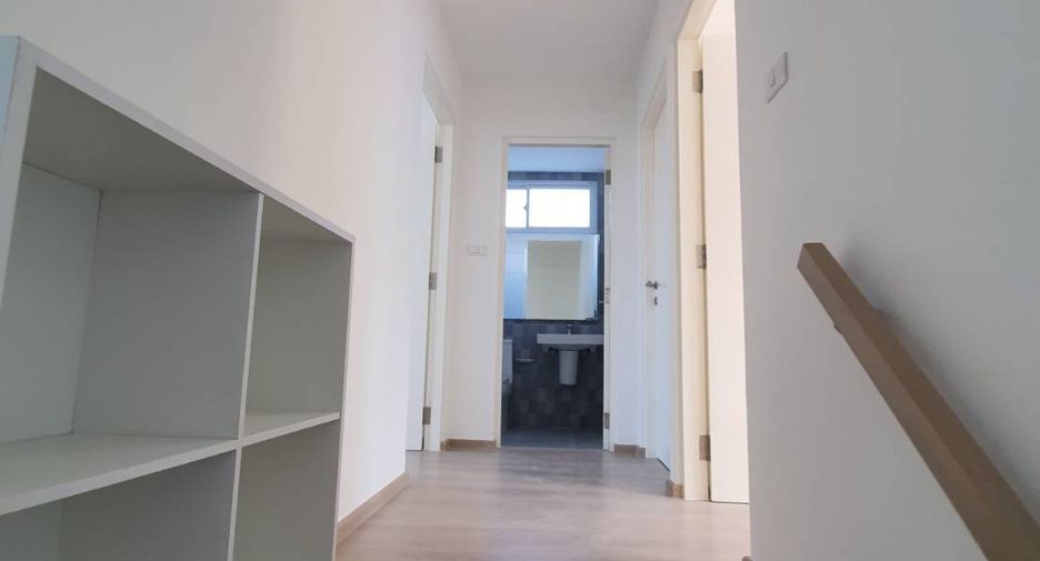 For rent 3 bedrooms townhouse in Prawet, Bangkok