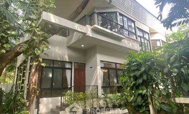 出租 4 卧室 独立屋 在 Khlong Toei, 曼谷