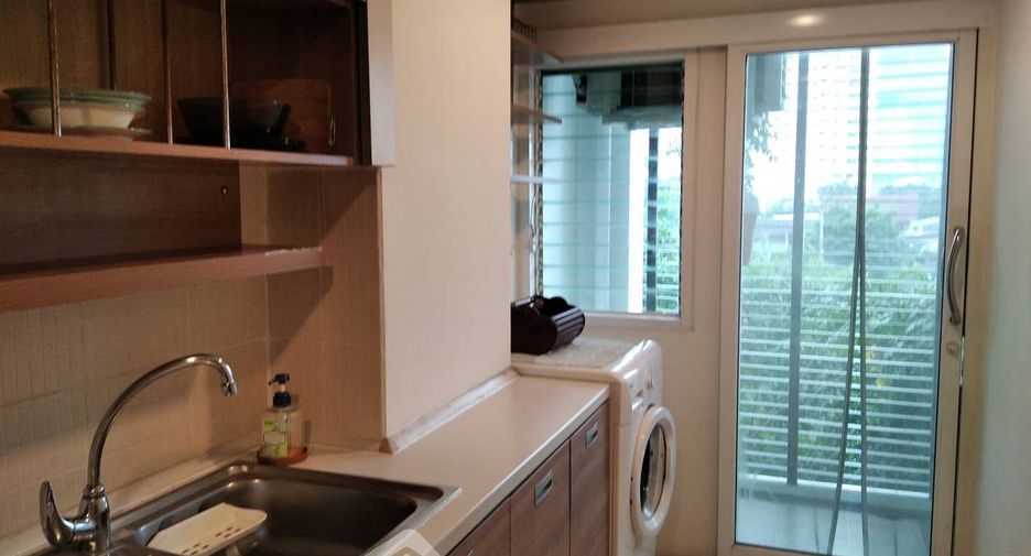 For rent 2 bedrooms condo in Sathon, Bangkok