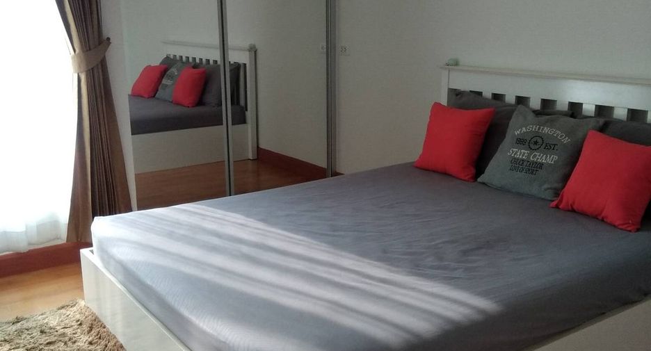 For rent 2 bedrooms condo in Sathon, Bangkok
