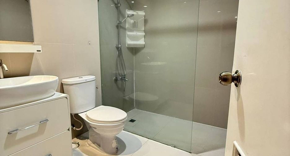 For rent 1 bed condo in Watthana, Bangkok