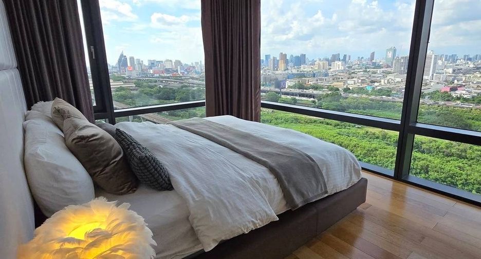 À louer 2 chambres condo à Watthana, Bangkok
