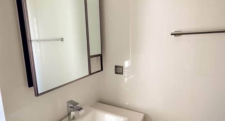 For rent 1 bed condo in Phra Khanong, Bangkok