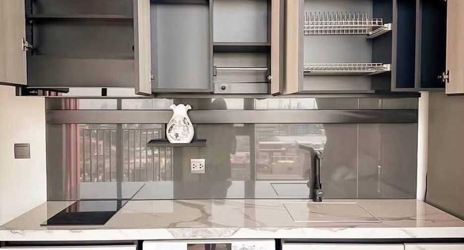 For rent 1 bed condo in Phra Khanong, Bangkok