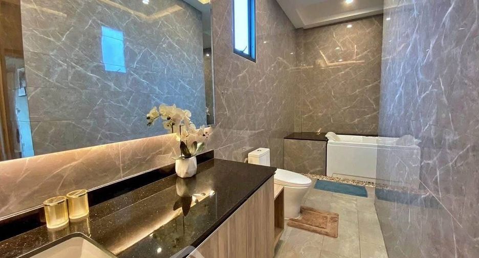 For rent 4 ベッドルーム villa in Huay Yai, Pattaya