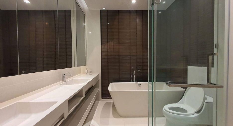 For rent 2 bedrooms condo in Khlong Toei, Bangkok