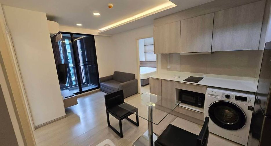 For rent 2 bedrooms condo in Khlong Toei, Bangkok