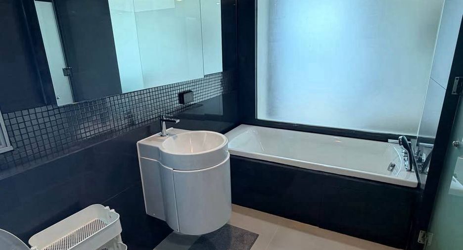 Wohnung zur Miete mit 2 Zimmer in Phra Khanong, Bangkok