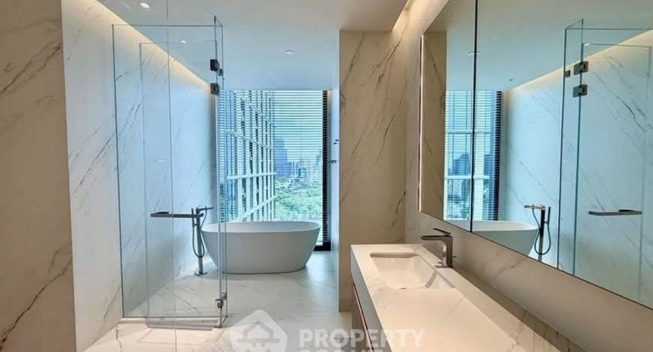 For rent 3 bedrooms condo in Sathon, Bangkok