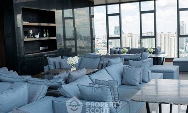 For rent 2 bedrooms condo in Phaya Thai, Bangkok