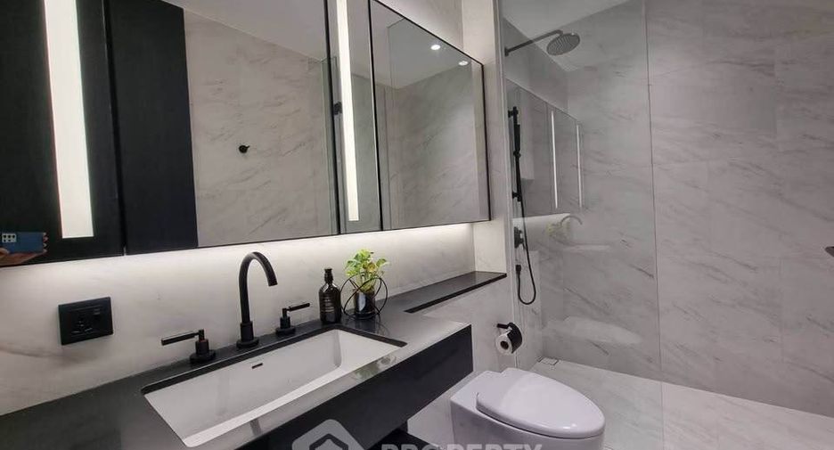 For rent 2 bedrooms condo in Sathon, Bangkok