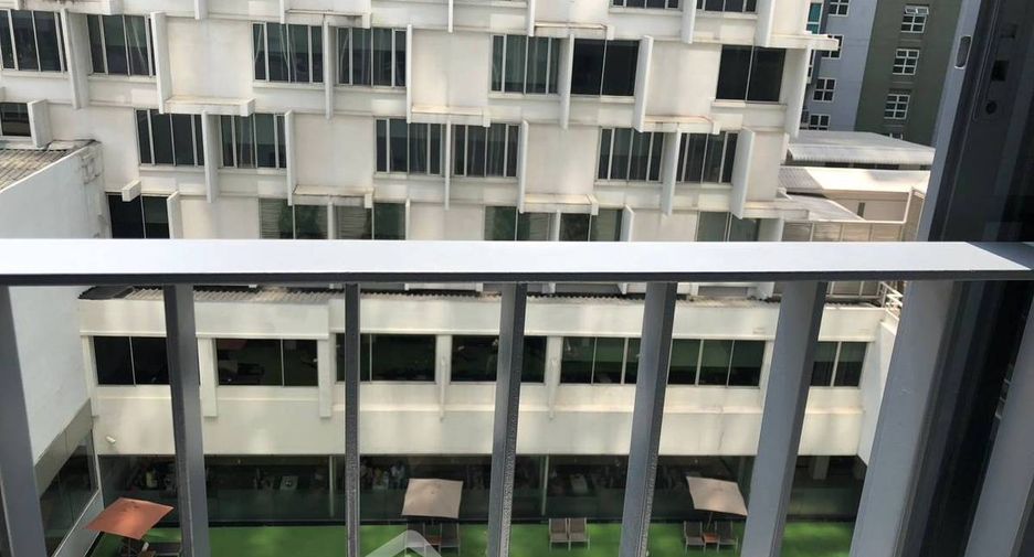 Condo en alquiler de 1 habitaciones en Bang Rak, Bangkok