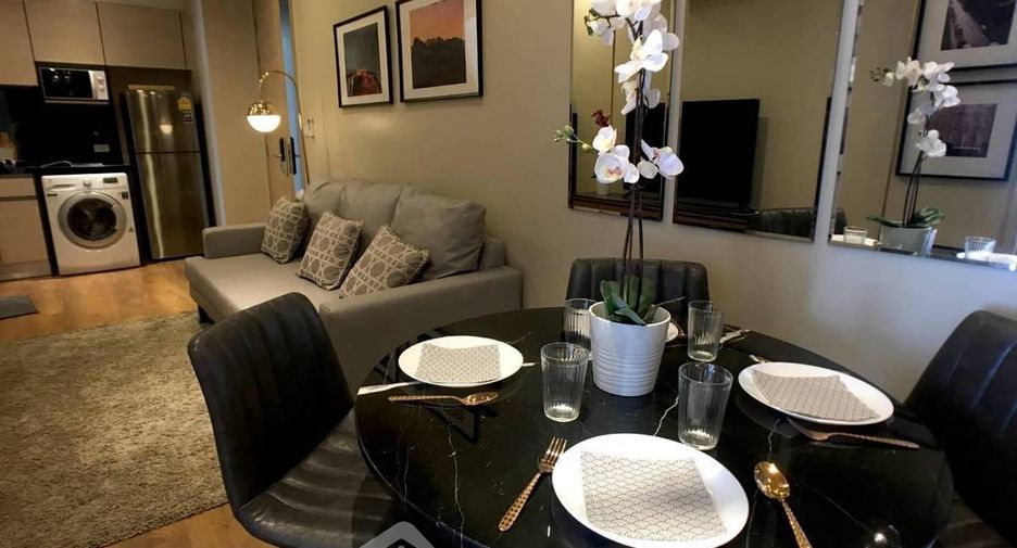 For rent 2 bedrooms condo in Khlong Toei, Bangkok