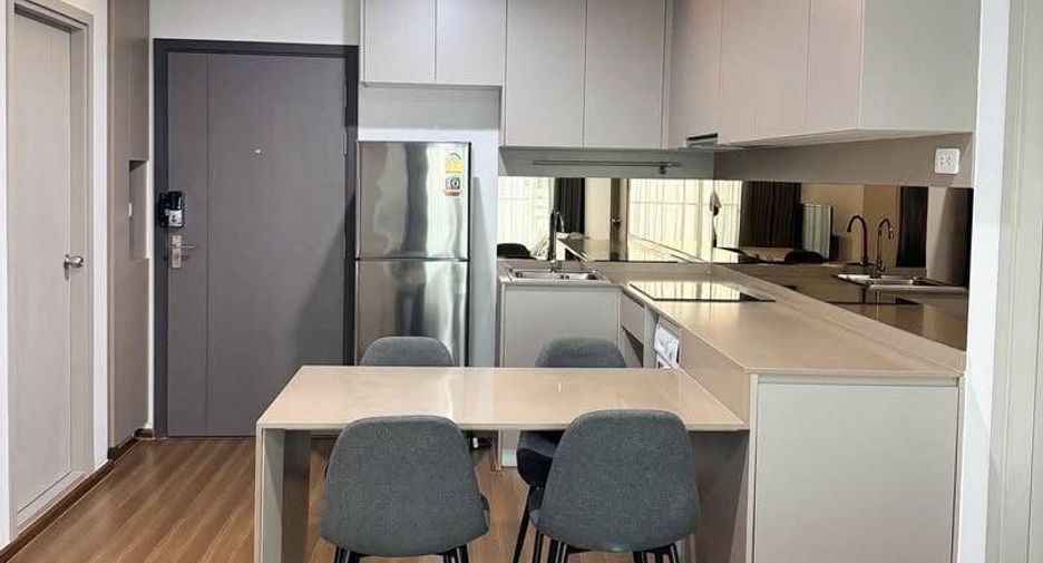 Condo en alquiler de 2 habitaciones en Phra Khanong, Bangkok