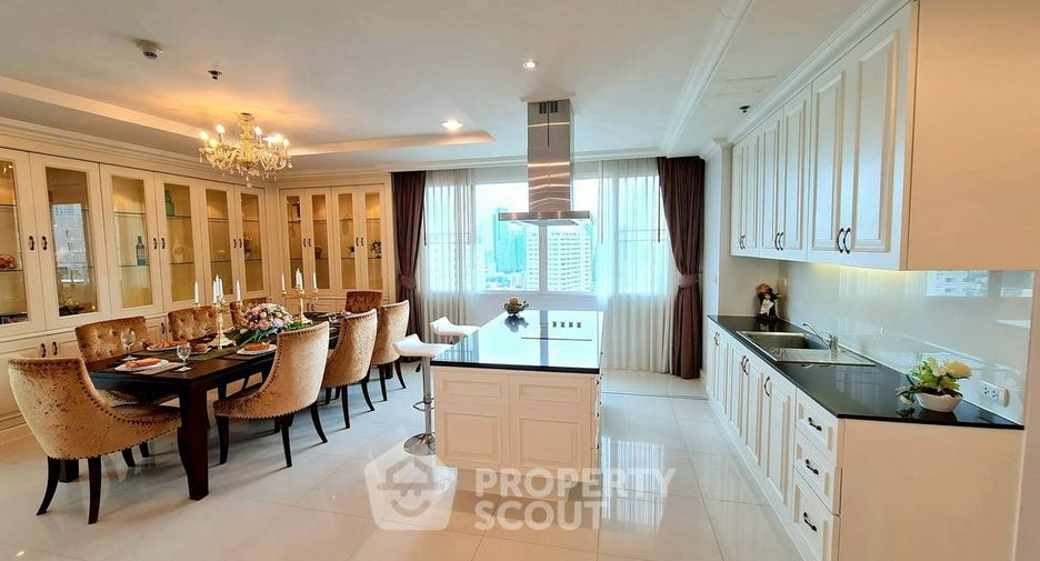 For rent 4 bedrooms apartment in Watthana, Bangkok