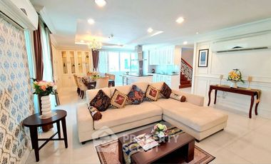 For rent 4 bedrooms apartment in Watthana, Bangkok