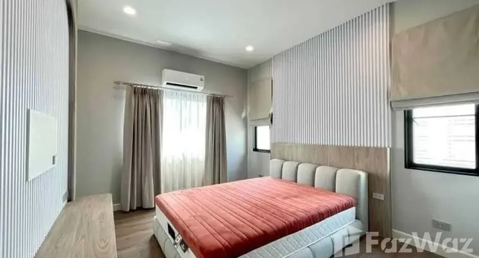 Аренда 4 спальни дом в Bang Phli, Самутпракан