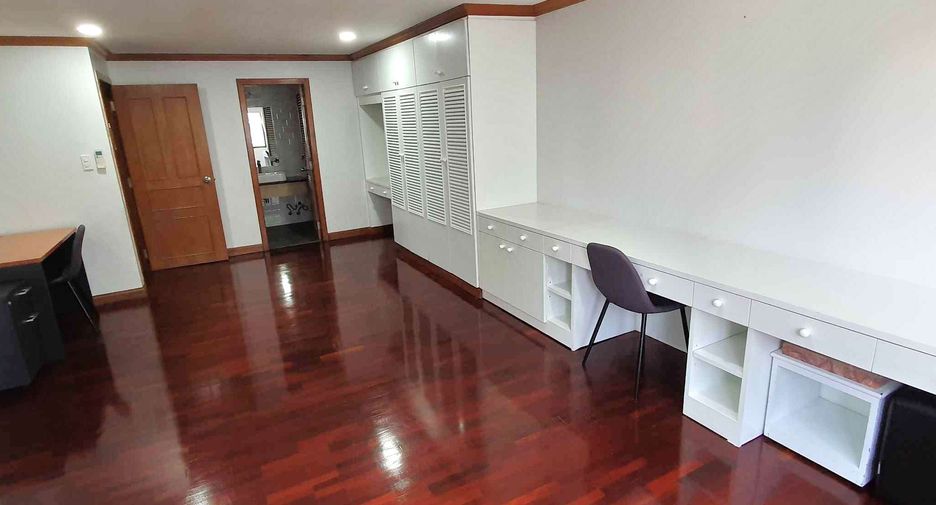 Wohnung zur Miete mit 3 Zimmer in Khlong Toei, Bangkok