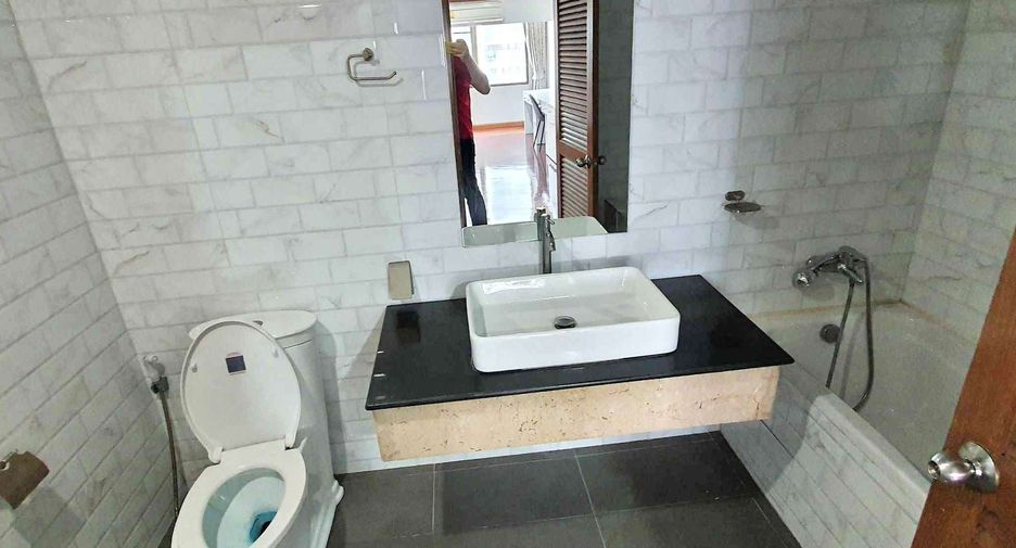 Wohnung zur Miete mit 3 Zimmer in Khlong Toei, Bangkok