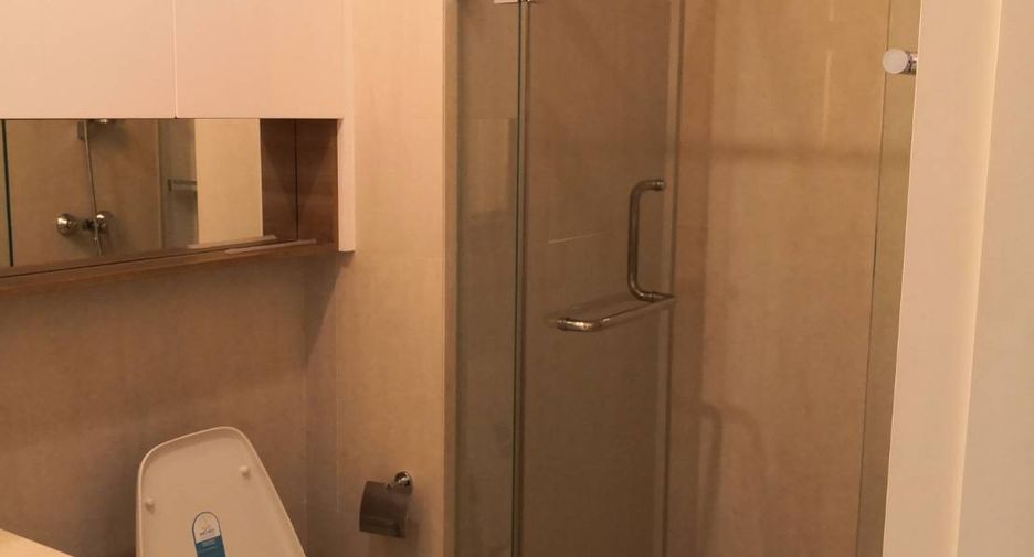 For rent 2 bedrooms condo in Pathum Wan, Bangkok