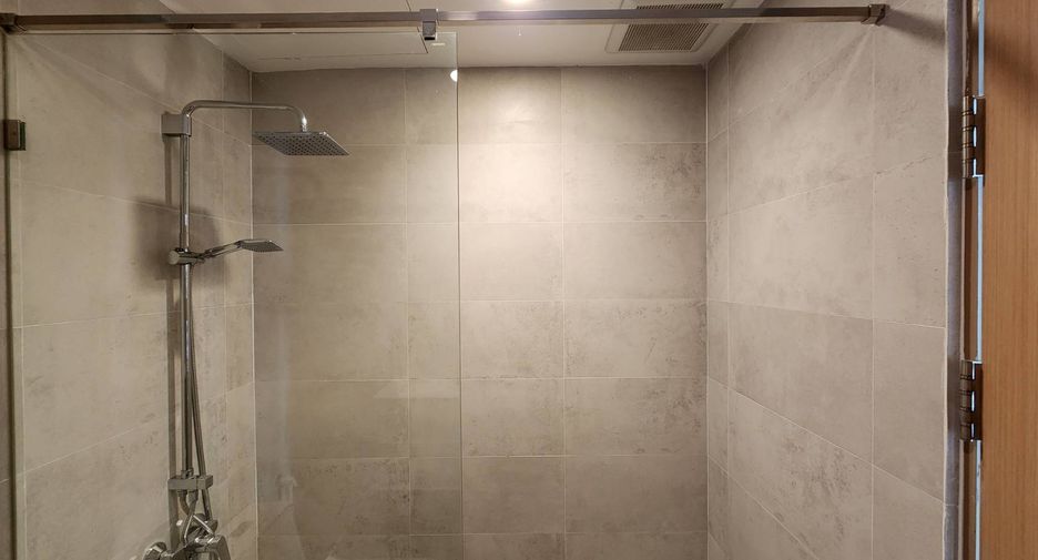 For rent and for sale 2 bedrooms condo in Watthana, Bangkok