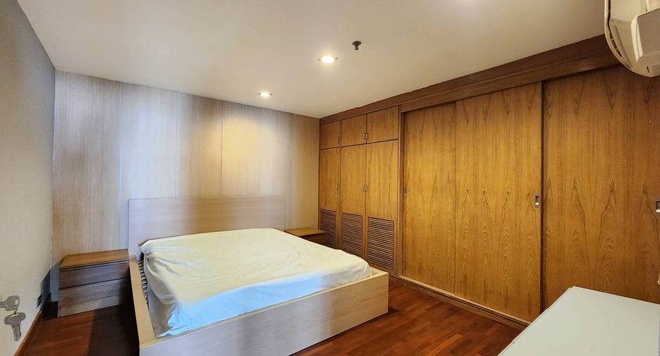 For rent and for sale 2 bedrooms condo in Watthana, Bangkok