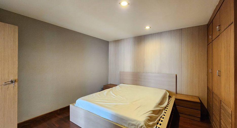 For rent and for sale 2 bedrooms condo in Watthana, Bangkok