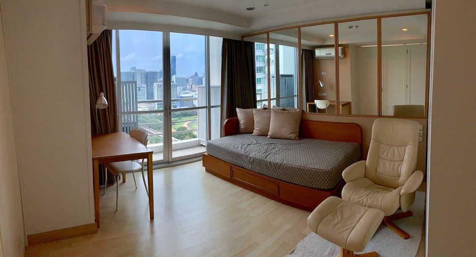 For rent 2 bedrooms condo in Pathum Wan, Bangkok