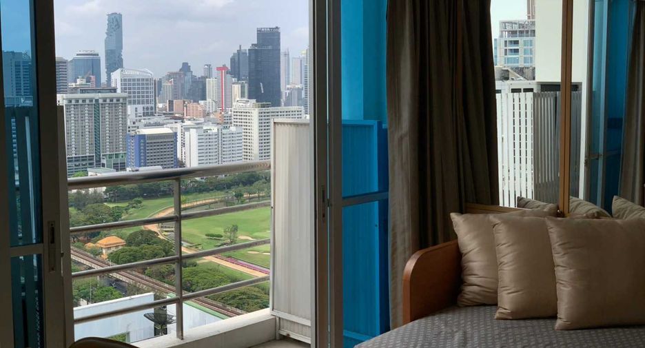 For rent 2 bedrooms condo in Pathum Wan, Bangkok