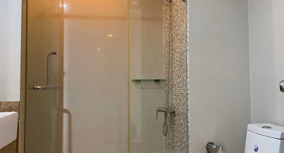 For rent 2 bedrooms condo in Pathum Wan, Bangkok